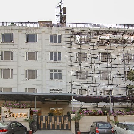 Oyo 12496 Skyotel Лакнау Екстериор снимка